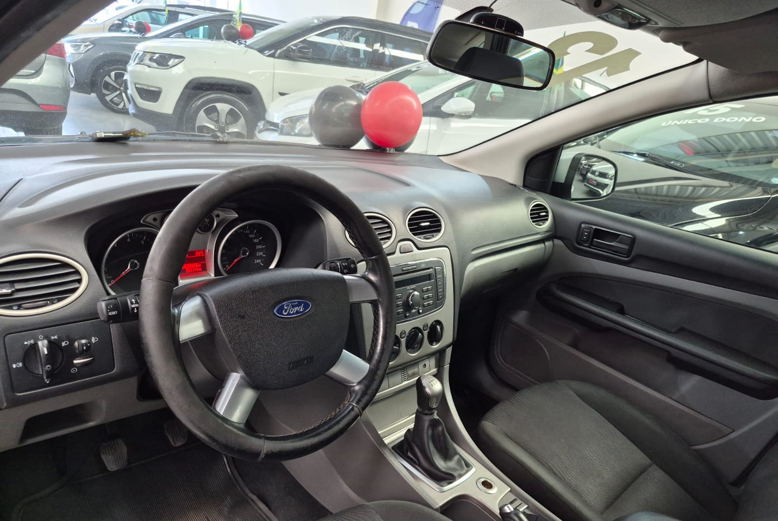 FORD FOCUS HATCH 1.6 foto 7