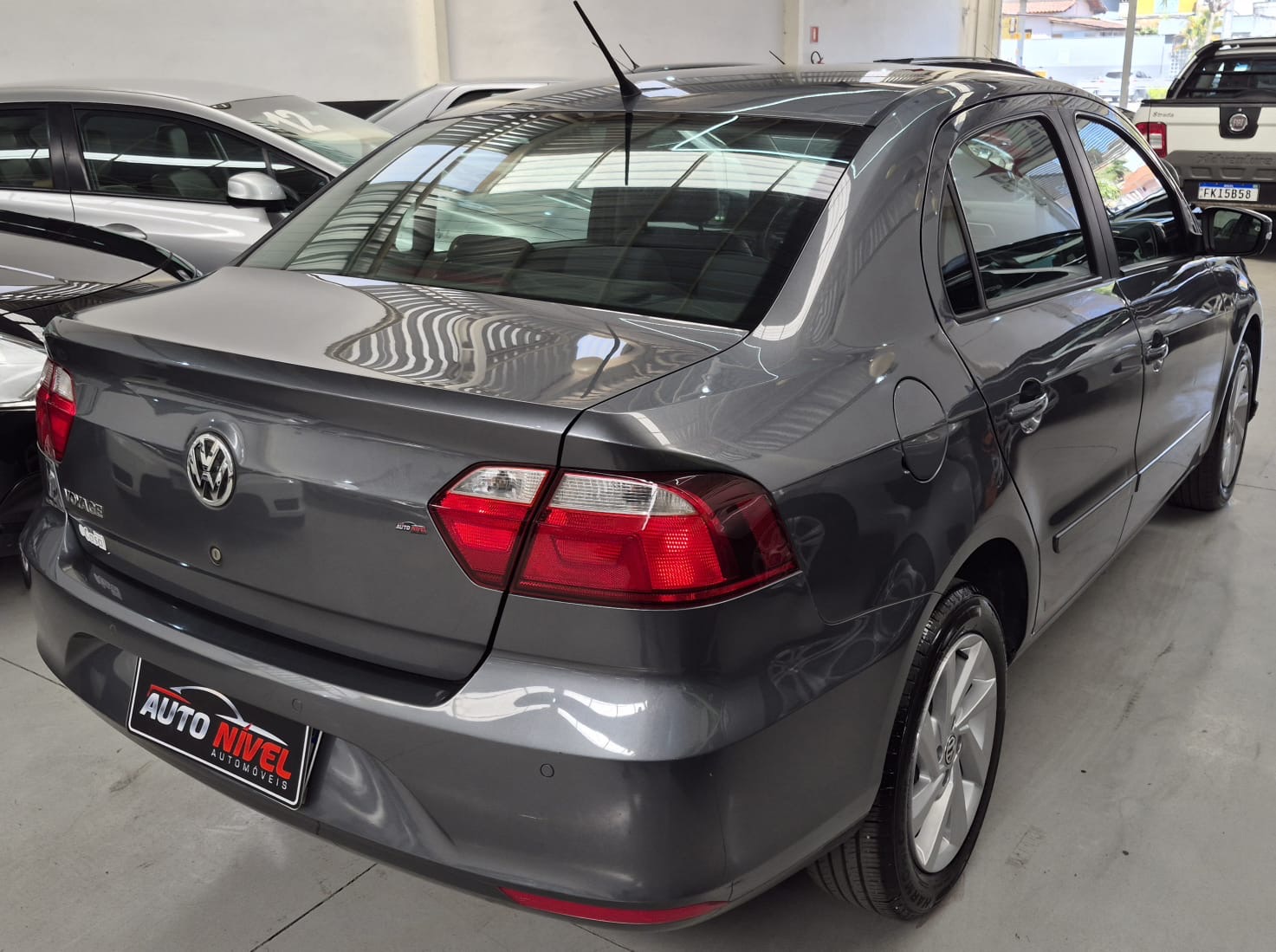 VW/VOYAGE 1.6 foto 4