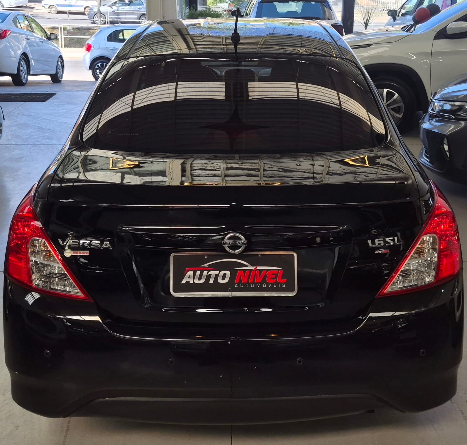 NISSAN VERSA SL 1.6 MANUAL 2015/2016 foto 5
