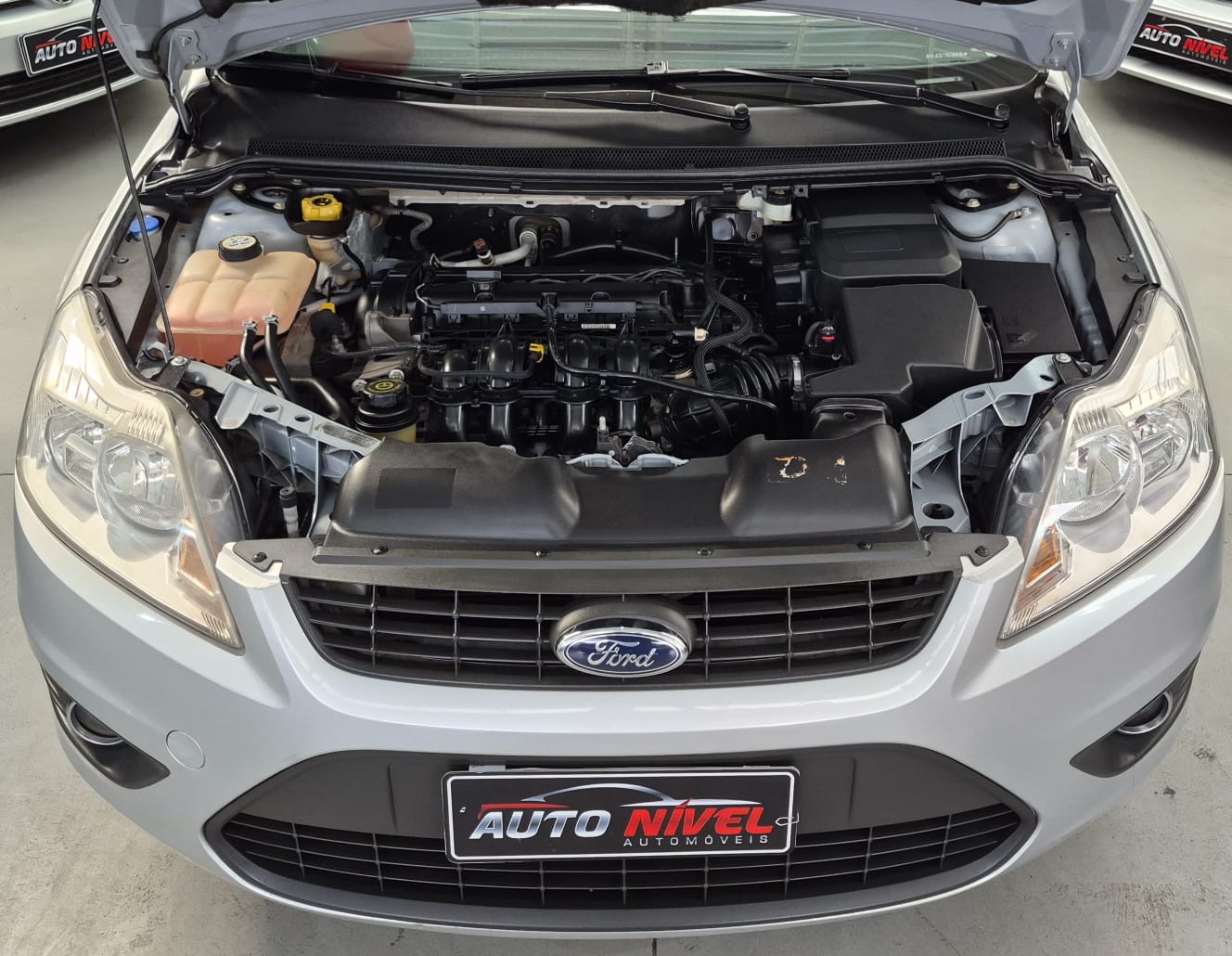 FORD FOCUS HATCH 1.6 foto 9