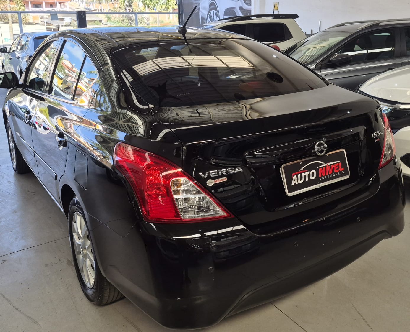 NISSAN VERSA SL 1.6 MANUAL 2015/2016 foto 6