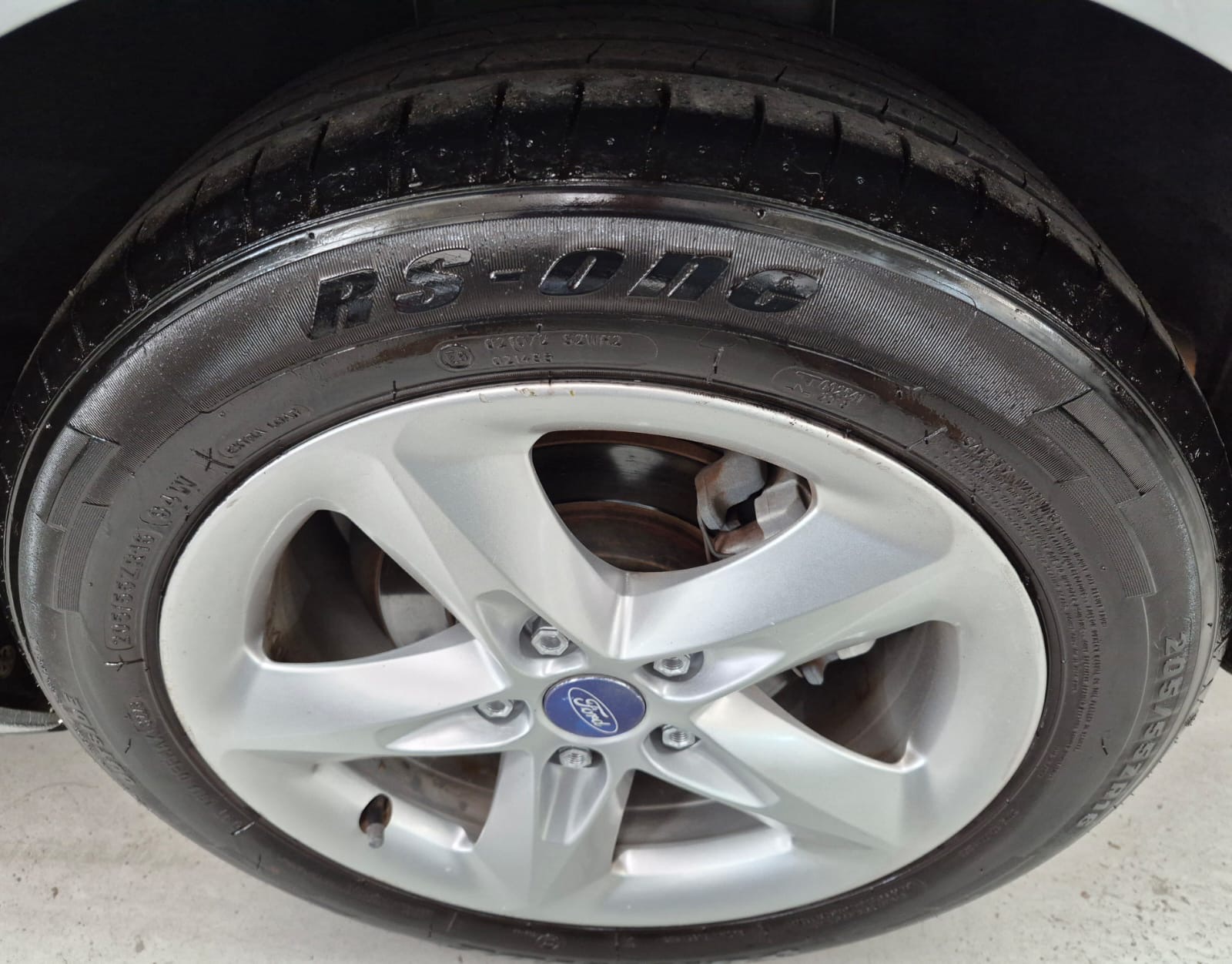 FORD FOCUS HATCH 1.6 foto 10