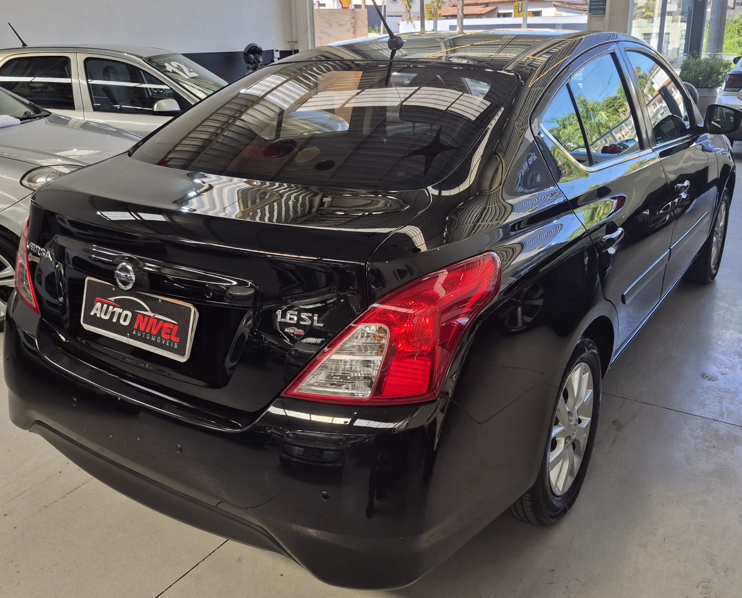 NISSAN VERSA SL 1.6 MANUAL 2015/2016 foto 4